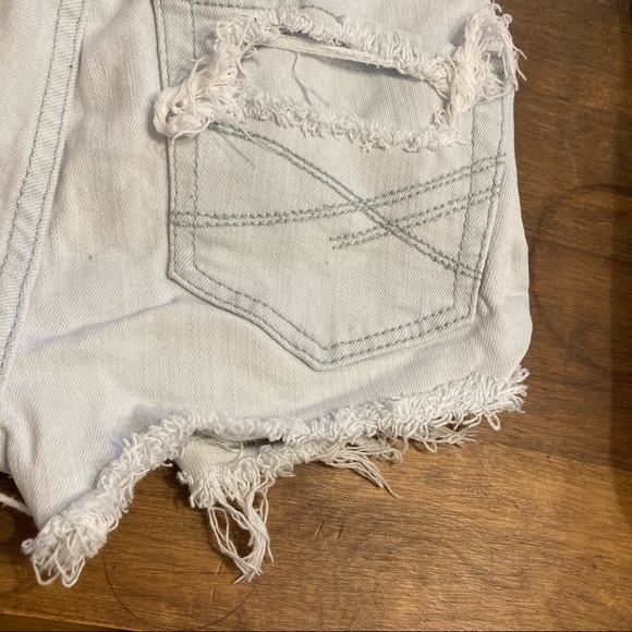 Aeropostale | Distressed Jegging Shorts - Picture 8 of 14